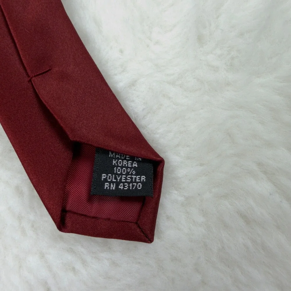 Geoffrey Beene Mens Burgundy Solid Satin Necktie RN 43170 Formal Wear Tie
